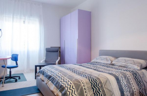 Room in Guest room - Kamchu Apartments double room Piazza Bologna